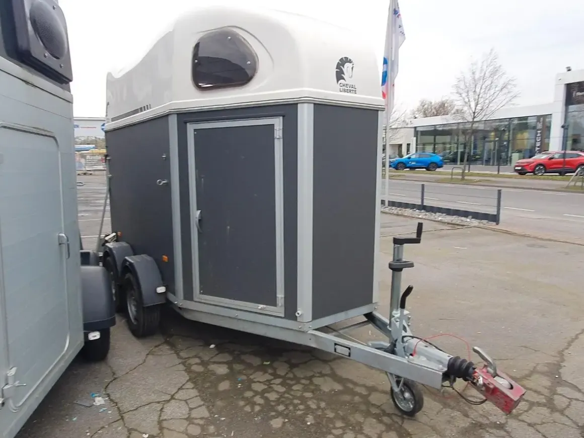 Cheval Liberte PKW Pferdeanhänger 2000kg 3150x1670x2300mm