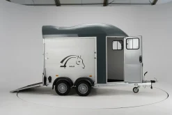 Cheval Liberté GOLD Origins Pferdeanhänger 2000 kg mit Sattelkammer Alu