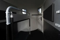 Cheval Liberté GOLD Origins Pferdeanhänger 2000 kg mit Sattelkammer Alu