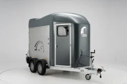 Cheval Liberté GOLD Origins Pferdeanhänger 2000 kg mit Sattelkammer Alu