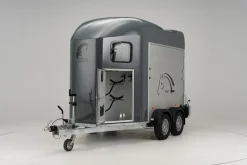 Cheval Liberté GOLD Origins Pferdeanhänger 2000 kg mit Sattelkammer Alu