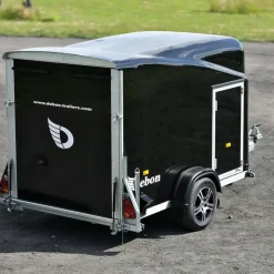Debon Cargo Kofferanhänger 1300kg Vollpoly mit Seitentür