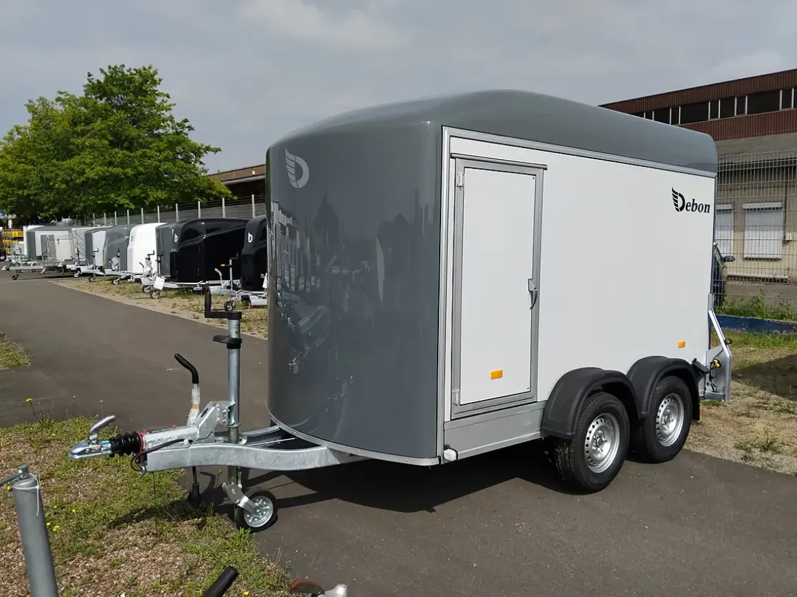 Debon C500 PKW-Kofferanhänger 2000 kg mit Seitentür