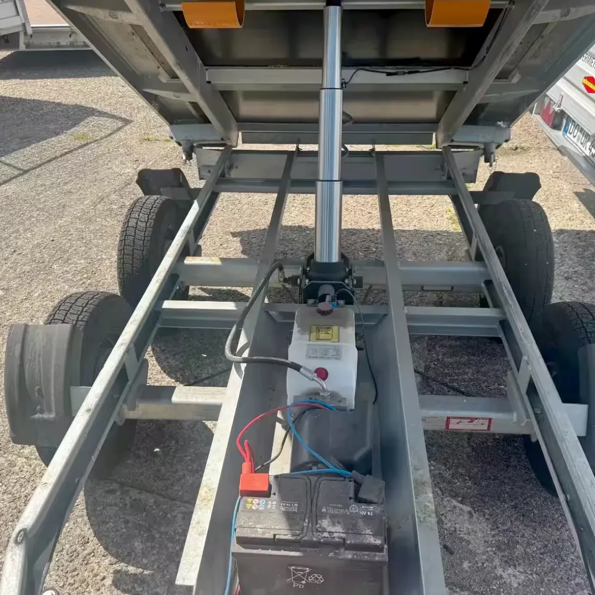 Debon Dreiseitenkipper PW 2.4 LUX 2600kg E-Pumpe - Gebraucht
