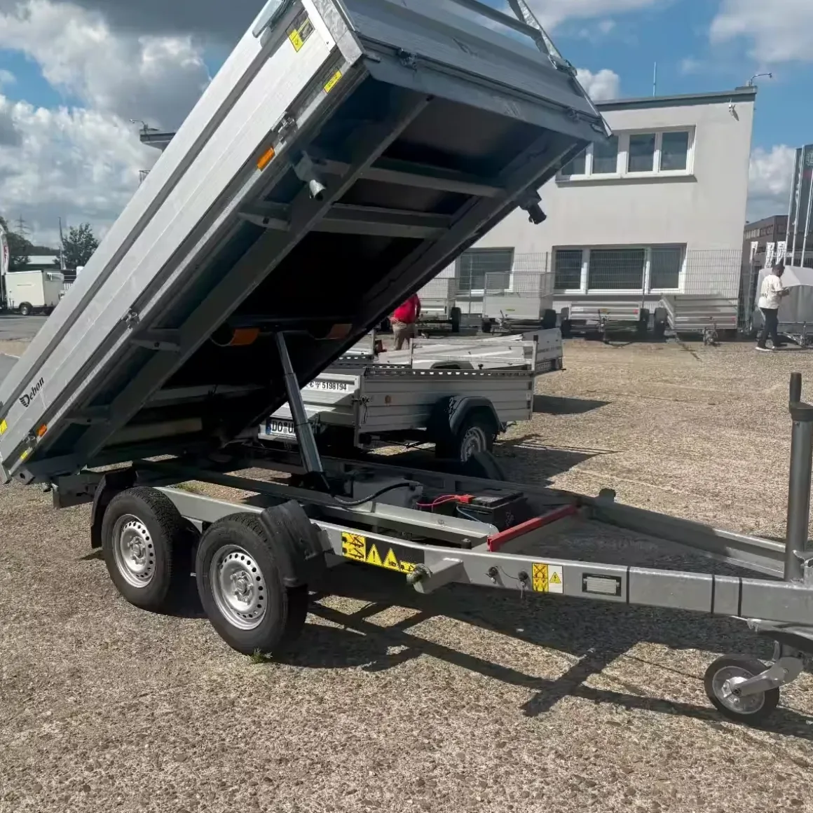 Debon Dreiseitenkipper PW 2.4 LUX 2600kg E-Pumpe - Gebraucht