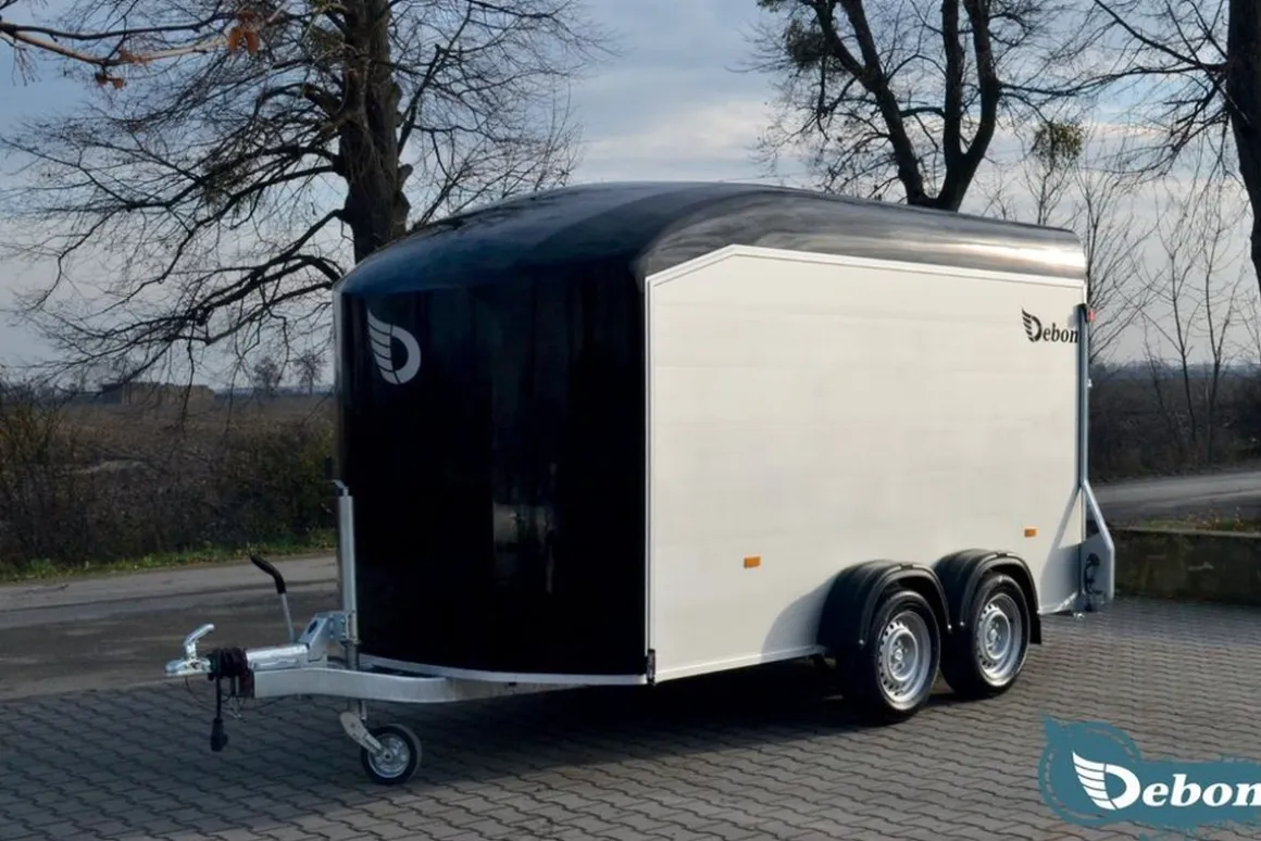 DEBON Kofferanhänger C700 2600kg ALU mit Seitentür