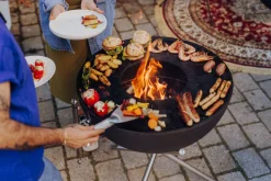 Höfats Bowl 70 Feuerschale Plancha-Grillset mit Dreibein