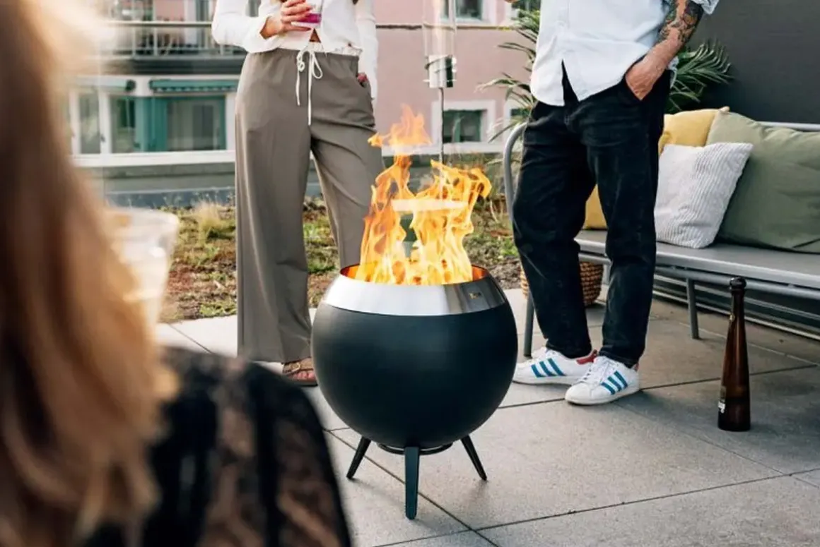 Höfats Moon 45 Feuerschale mit niedrigem Fuß