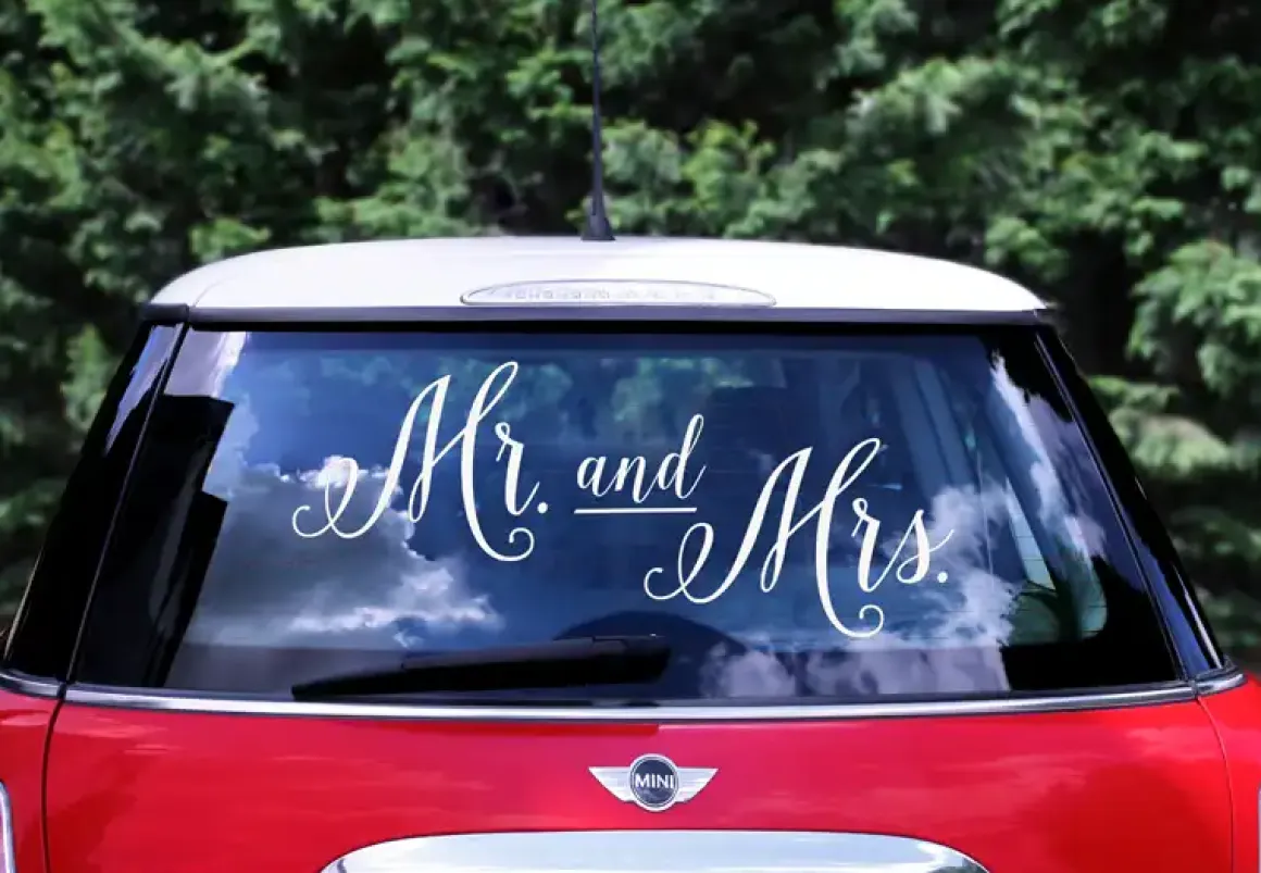 Hochzeit: Wedding Day car sticker Mr.& Mrs. Gr.: Mr. 21 x 26 cm, Mrs. 31 x 21 cm, and 12 x 1