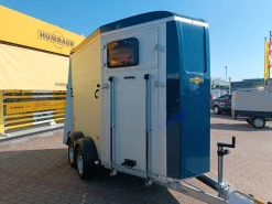 Humbaur Pferdeanhänger Notos-ALU 2400kg inkl. Frontausstieg & dreh/schwenkbare Heckklappe