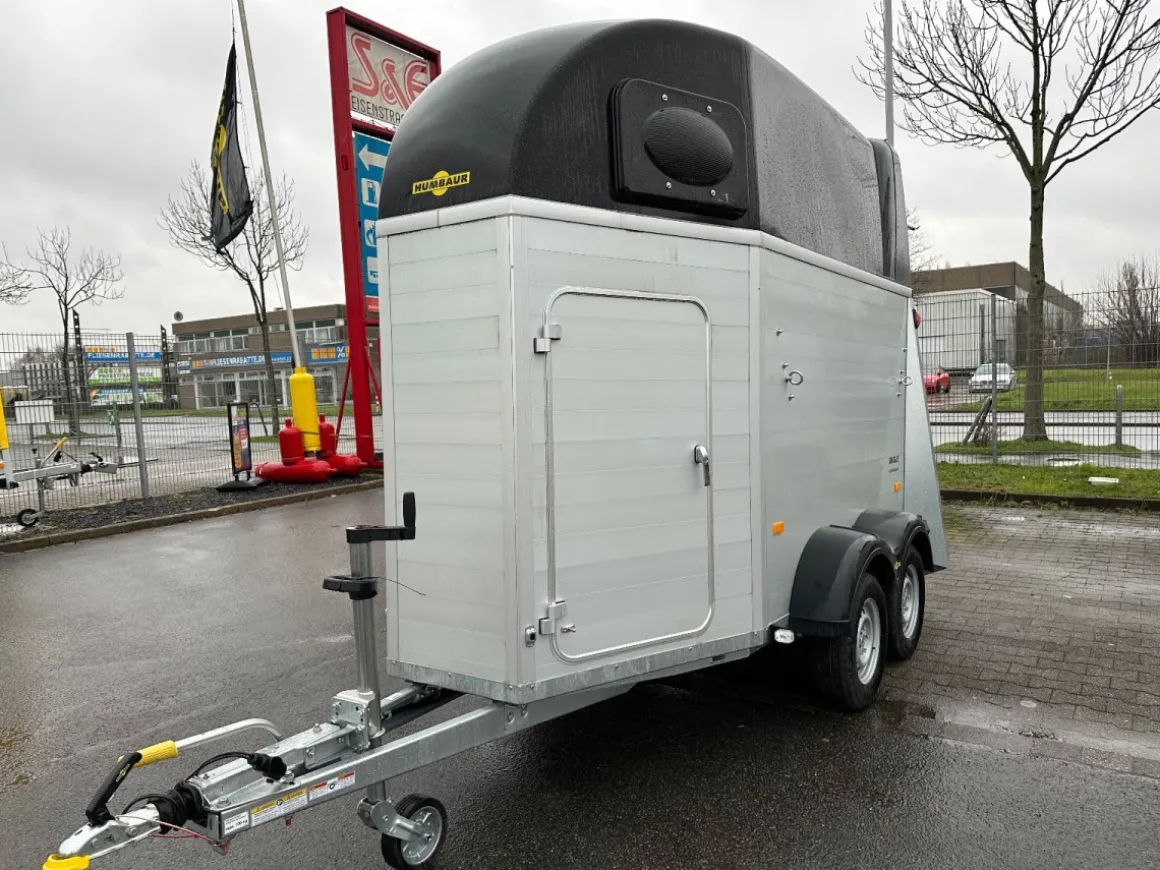 Humbaur Pferdeanhänger Single Alu 1600 kg mit Sattelkammer