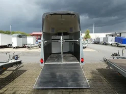 Humbaur Xanthos Pferdeanhänger mit Sattelkammer 2.400 kg gebraucht