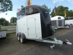 Humbaur Xanthos Pferdeanhänger mit Sattelkammer 2.400 kg gebraucht