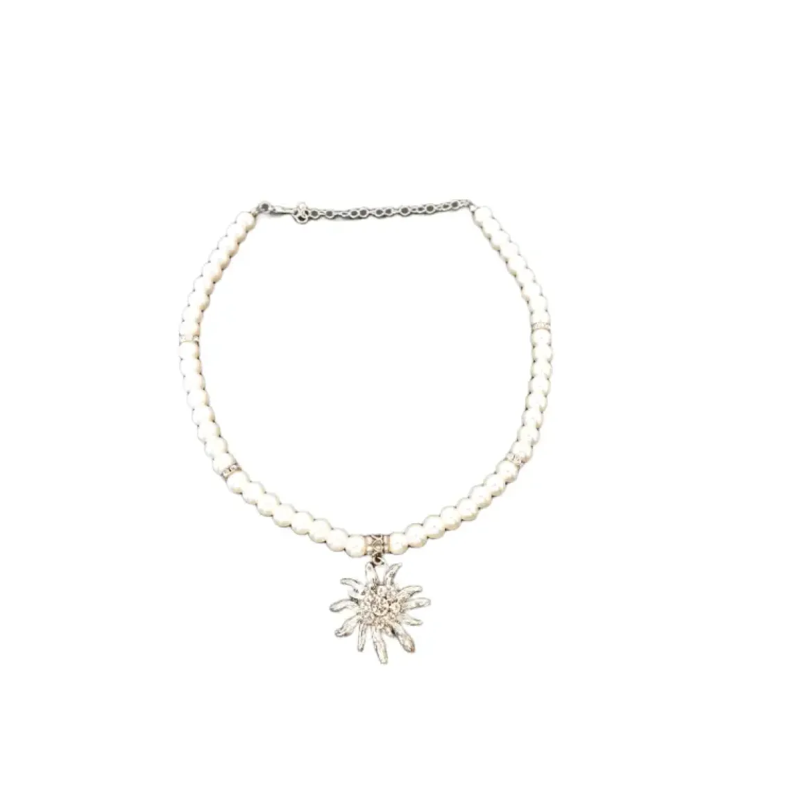 Kette mit Perlen und Edelweiß