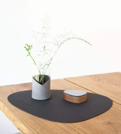 LIND DNA Tischset Curve L  Nupo - schwarz