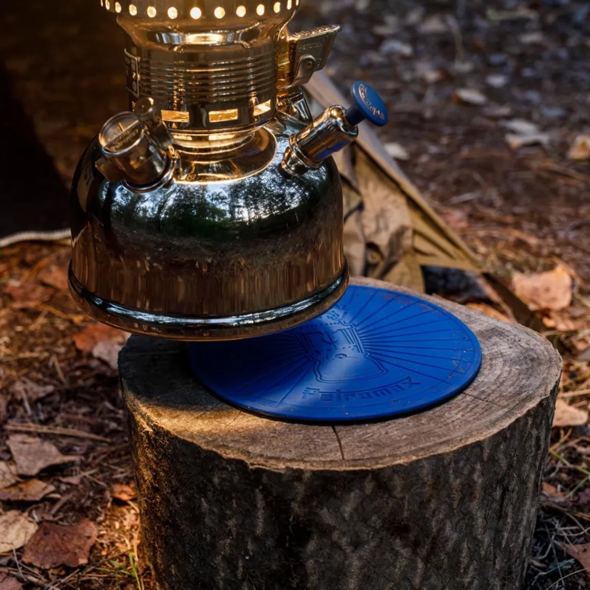 Petromax Starklichtlampe | Petroleumlampe Messing | Gold mit Reflektorschirm
