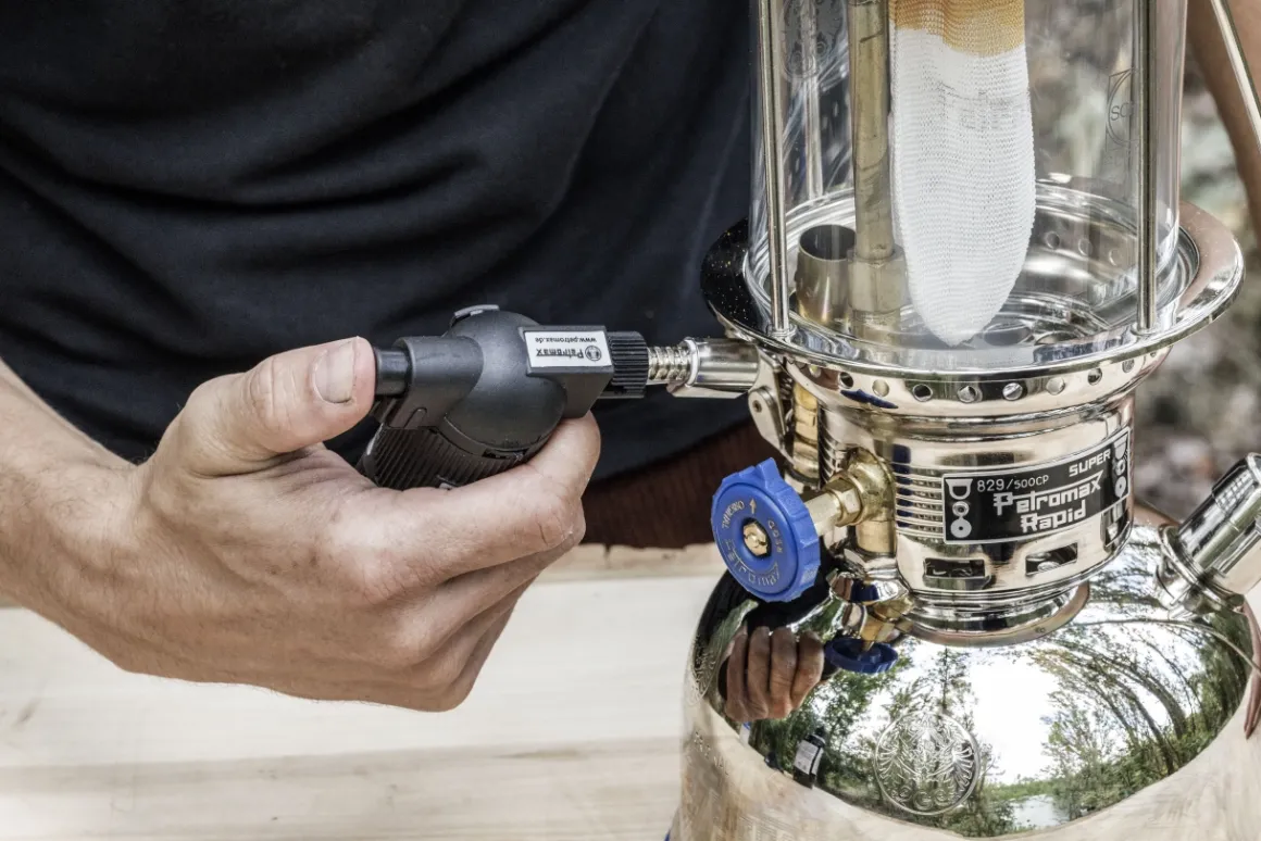 Petromax Starklichtlampe | Petroleumlampe Chrom mit Reflektorschirm