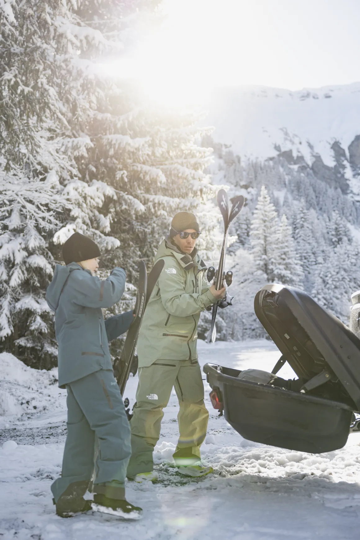 Thule Arcos Box XL mit Plattform 450 L Box + Plattform, perfekt für Skiausrüstung