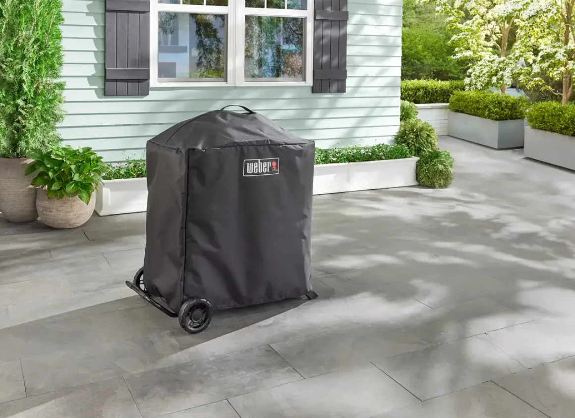 Weber Premium Abdeckhaube für Traveler Compact