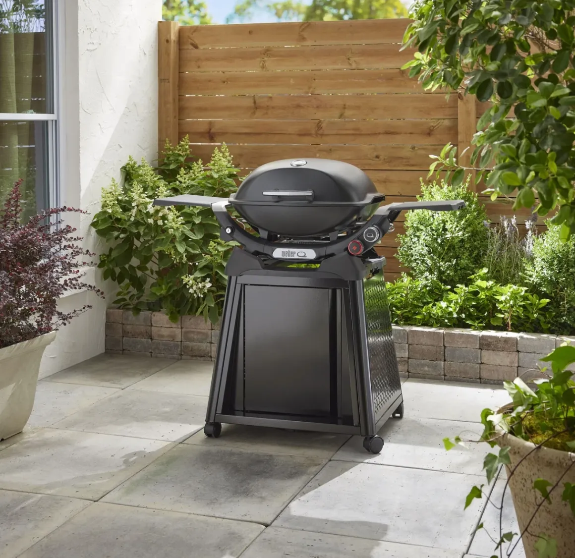 Weber Q3200N+ Gasgrill mit Premium-Rollwagen