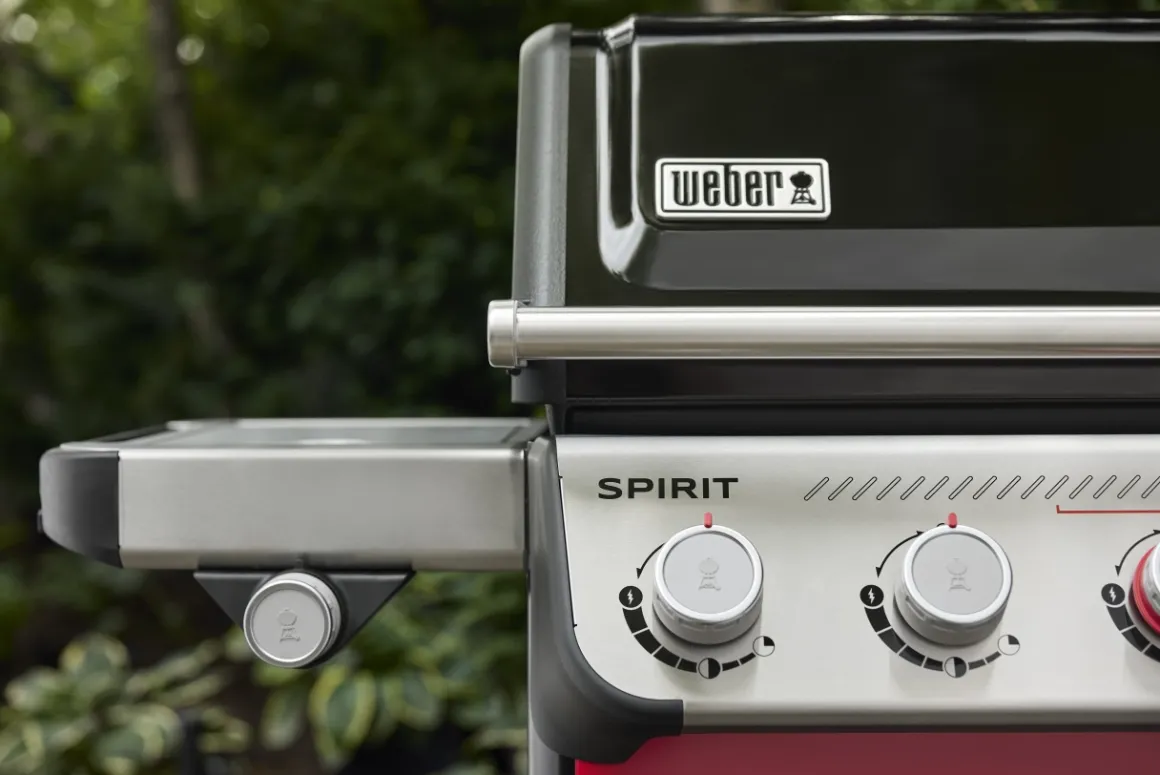 Weber Spirit E-335 Gasgrill mit 2 Sear Zones