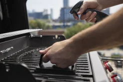 Weber Spirit E-335 Gasgrill mit 2 Sear Zones