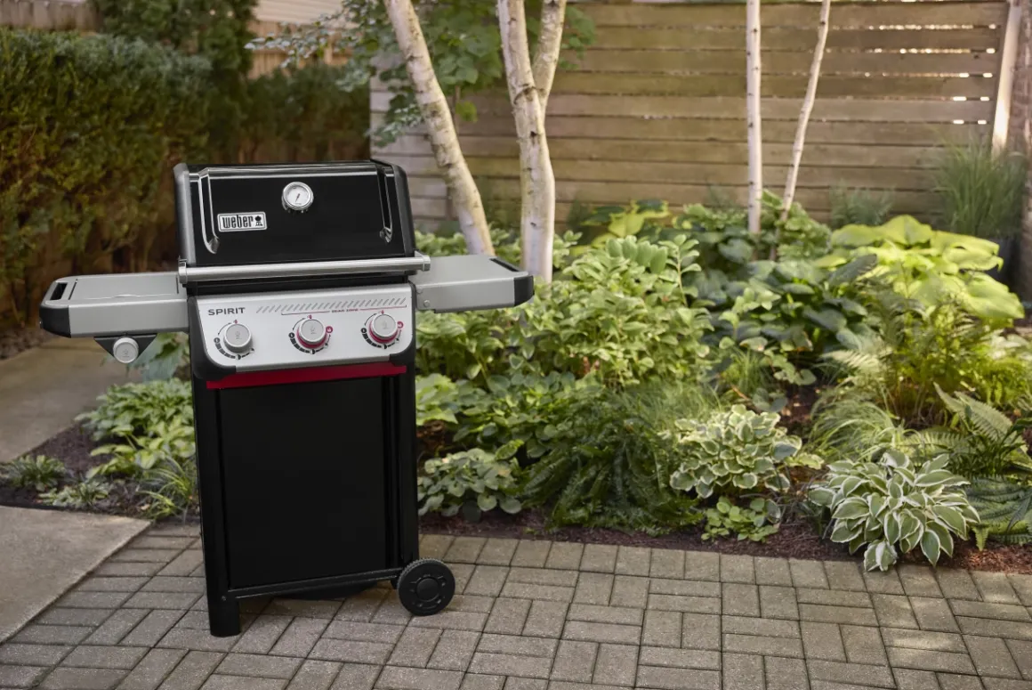 Weber Spirit E-335 Gasgrill mit 2 Sear Zones