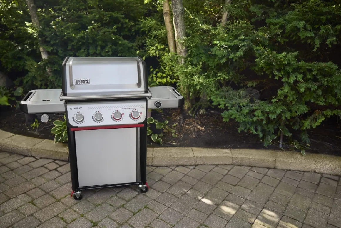Weber Spirit SP-435 GBS Gasgrill mit Seitenkocher und 2 Sear Zones