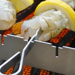 Windschutz für Napoleon und Broil King 800 Grad Seitenkocher | Sizzle Zone (groß) mit Spießauflage